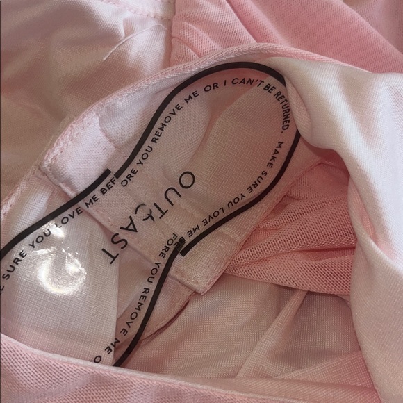 Outcast - Picture 14 of 14